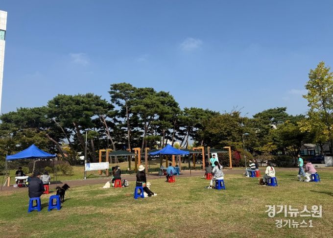 수원시 권선구 반려동물 문화교실 '산행길(산책, 행복으로 가는길)'성료