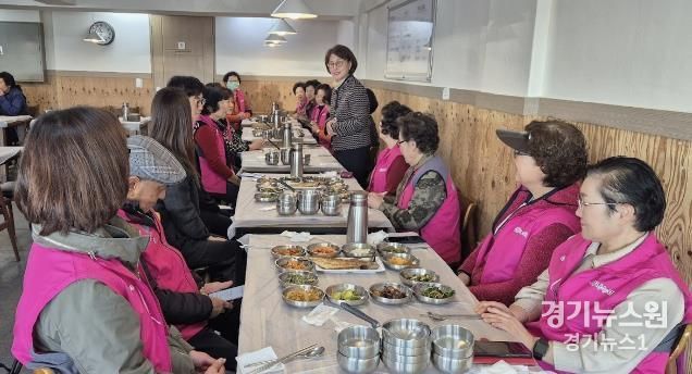 구리시 교문1동, 봉사단체 사랑나누미와 간담회 개최