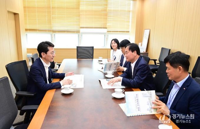 배낙호 김천시장과 송언석 국회의원, 인적네트워크 활용 정부예산 확보 ‘전력투구’-기획예산실