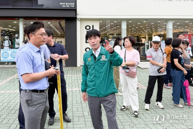 백현조 산업건설위원장, 스마트 버스 정류장 설치 관련 현장 목소리 청취