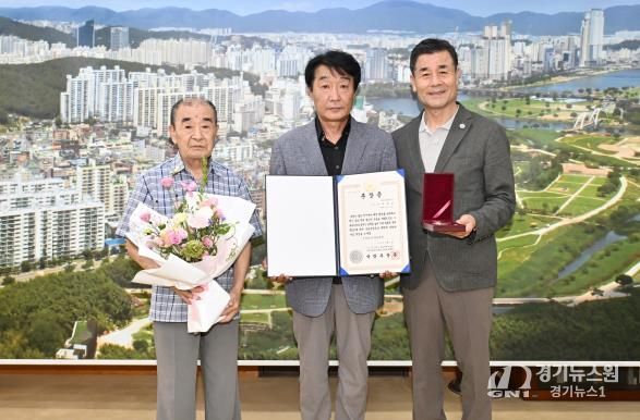 중구, 6.25전쟁 참전유공자 유족에게 화랑무공훈장 전수