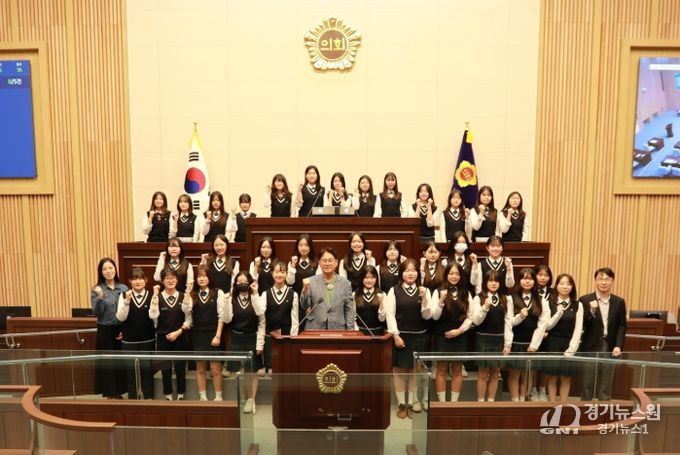 충주 예성여중 대상 청소년 의회교실 운영