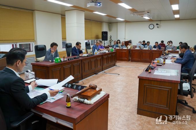 제천시의회 산업건설위원회, 도시 숲 제설제 피해 실태 및 예방을 위한 간담회