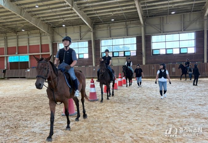 미래역량 강화를 위한 도내 보호자 승마연수
