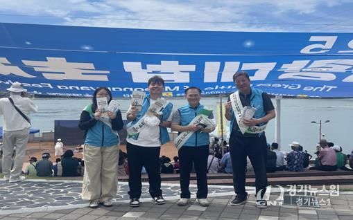 한국농어촌공사 진도지사, 추석 명절 앞서 명량대첩축제서 농지이양 은퇴직불 홍보 실시