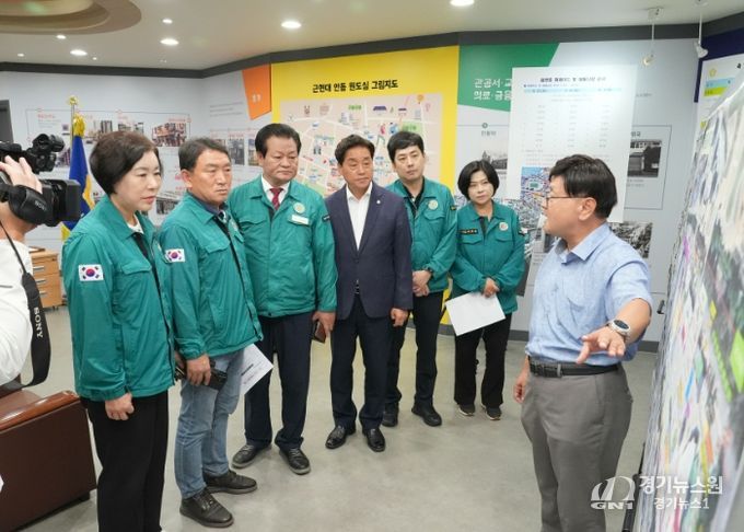 안동시의회 문화복지위원회, 2025 안동국제탈춤페스티벌 축제장 사전 점검 및 관계자 격려