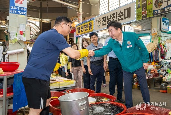 부산진구, 긴 명절 연휴 앞두고 전통시장 방문해 ‘안전’ 당부
