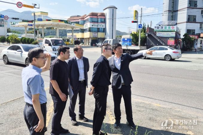 공진혁 의회운영위원장, 남창 삼거리 교통신호 체계 개선 현장 점검