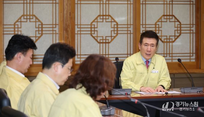 포항시는 5일 포스코 포항제철소 사고에 따른 긴급 대책회의를 긴급 소집했다.