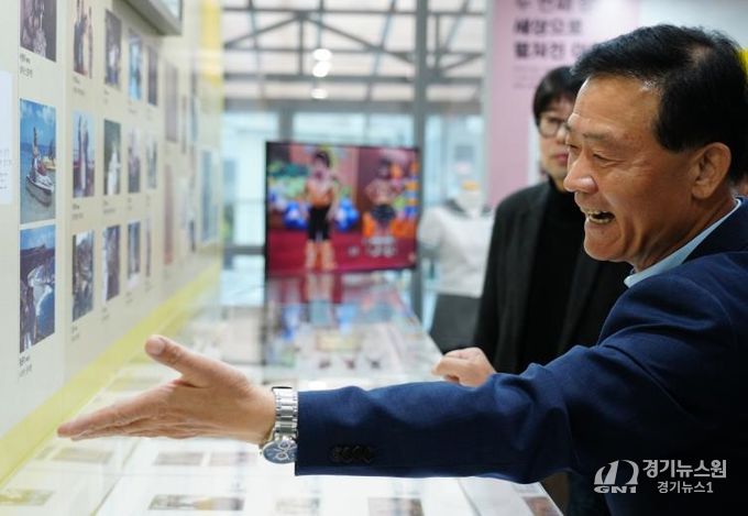 제5회 성북 마을기록 전시 ‘가족, 내마음속 책갈피’16일까지 선보여