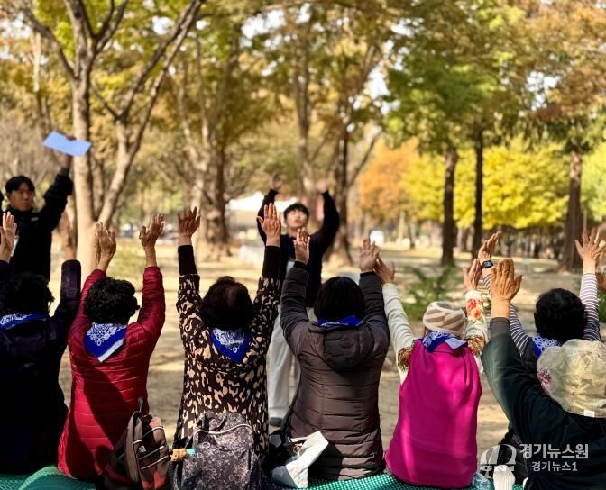 성동케어팜 가을소풍 진행하는 모습