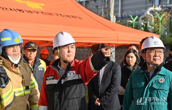 김태흠 충남도지사, 물류센터 화재 진압 현장 점검