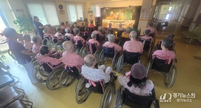 청주시립도서관, ‘모두의 꿀잼’ 오픈문화공연 성황리 운영