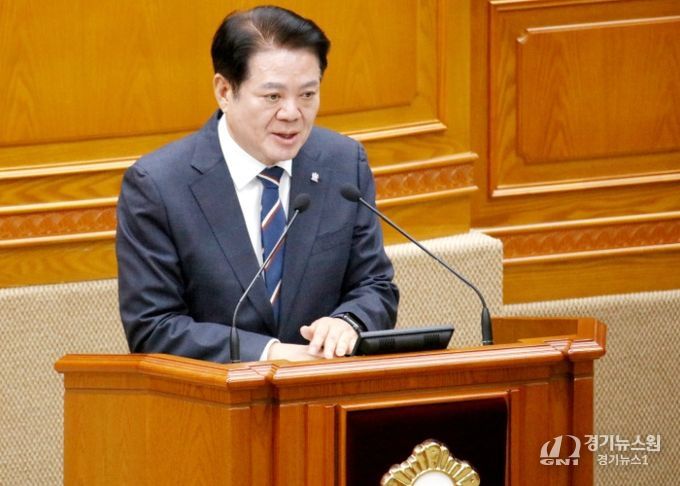 제307회 안양시의회 제2차 정례회에서 최대호 안양시장이 시정연설을 하고 있다