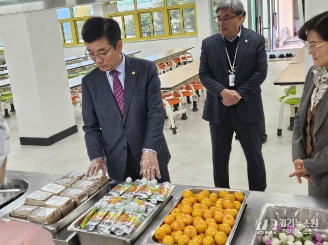 충북교육청, 전국학교비정규직연대회의 총파업 당일 학교 급식현장 점검