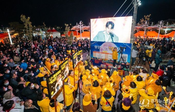 포항시는 지난 28일부터 29일까지 양일간 포항운하 플라워트리 일원에서 ‘포항의 밤, 달빛포차’ 축제를 성황리에 개최했다.