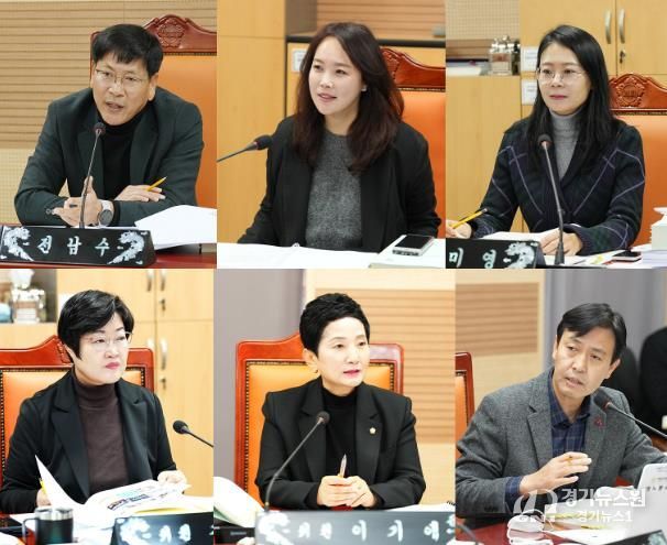 아산시의회 기획행정농업위원회가 제263회 제2차 정례회 중 주요업무 추진상황 보고를 청취하고 있다.