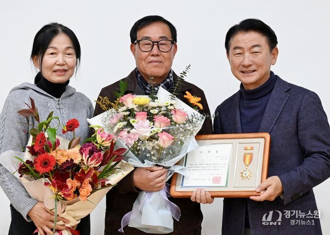 의정부시 지방세심의위원회 이익재 위원장, 지역발전 유공 표창 수상