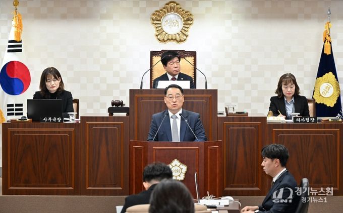 해운대구의회 이상곤 의원이 제290회 정례회 3차 본회의에서 5분 발언을 하고 있다.