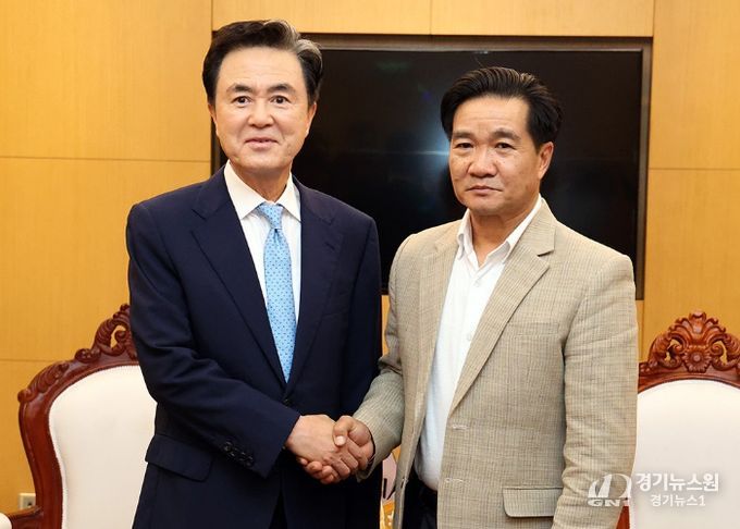 보리캄사이주 주지사 접견