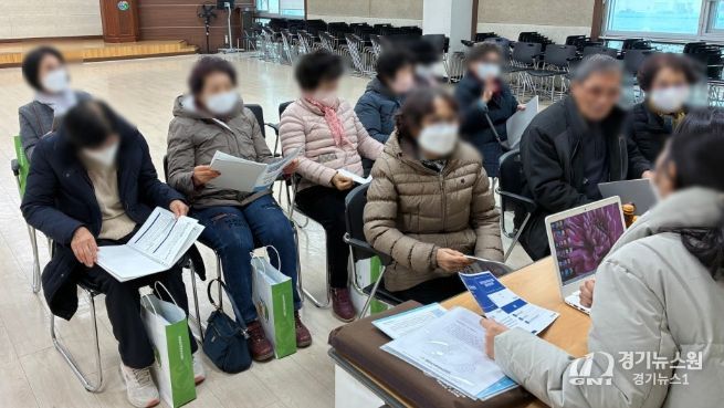 경상남도 환경보건센터는 12월 15일 창원특례시 의창구 동읍, 12월 23일 창원특례시 마산합포구 내서읍에서 2025 건강모니터링 사후 설명회를 개최하고 있다.