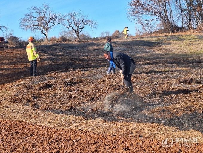 완주군의회 이주갑 위원장, 산불 현장 직접 진화