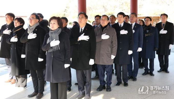 전주시의회, 2026년 신년인사회 개최…군경묘지 참배로 새해 시작