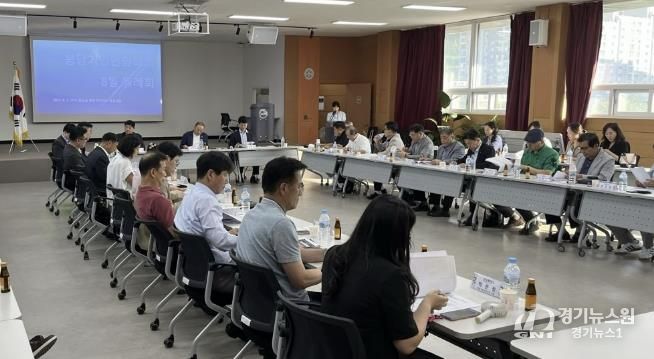 화성특례시가 지난해 8월 봉담기업인협의회 월례회의에서 '찾아가는 지방규제 신고센터'를 운영하고 있다