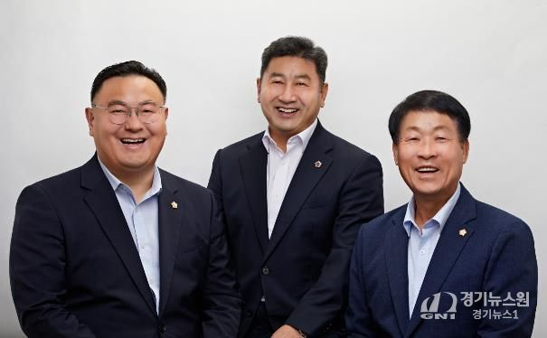 (왼) 최원석 시의원, 최정훈 전남도의원, 최원석 목포시의원