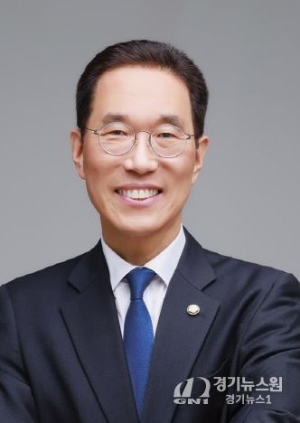 더불어민주당 김주영 국회의원(경기 김포시갑, 국회 기후에너지환경노동위원회 간사)