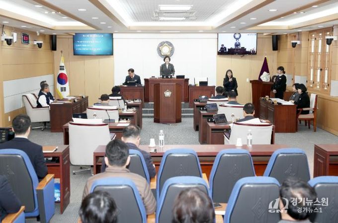 4일 태안군의회 본회의장에서 열린 제319회 태안군의회 임시회 모습.
