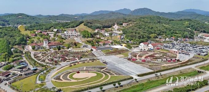 치즈와 함께하는 첫 번째 임실N장미축제 5월 개최5(임실치즈테마파크 장미원 전경).