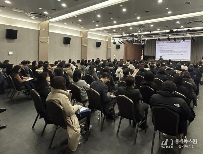 서울 성북구가 직원 120여 명을 대상으로 ‘제9회 전국동시지방선거 대비 공직선거법 이해와 실무 교육’을 실시했다.