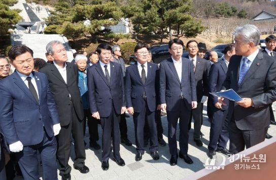 107주년 3·1절 기념 독립운동추념탑 참배