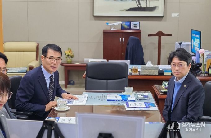 장충남 군수 국토부 방문 도로·철도 분야 현안 논의 = 홍지선 국토부 제2차관