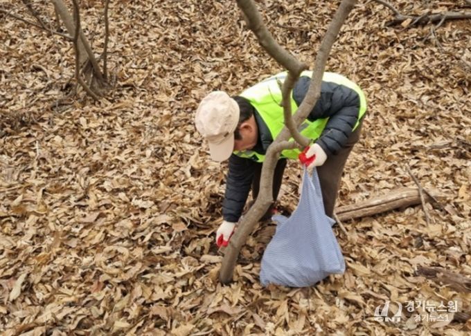 고양시, 야생동물 출몰 지역에 광견병 미끼 백신 6,000개 살포