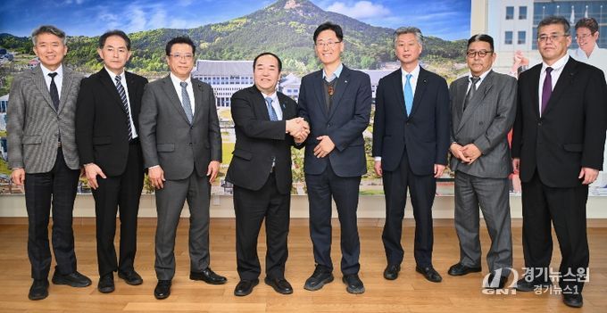 일본 히로시마현 의회 의장단 방문