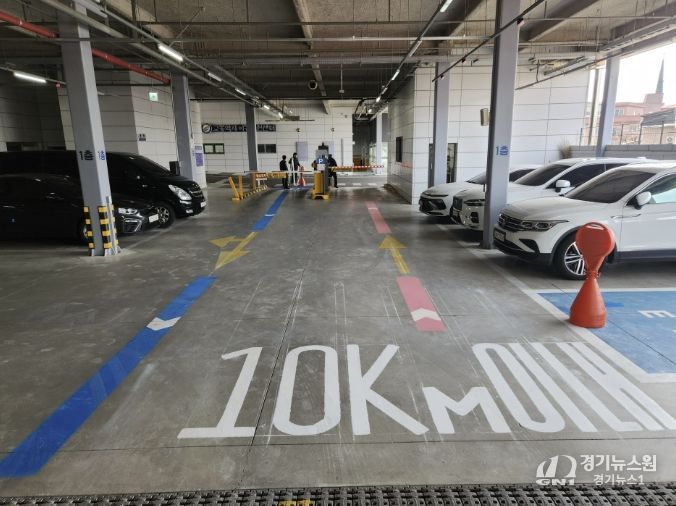 여주도시공사, 여흥동 공영주차장‘색깔유도선’설치완료