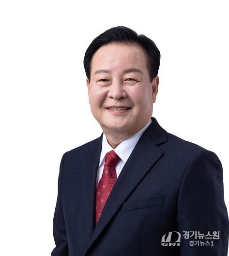 강용범(창원8)