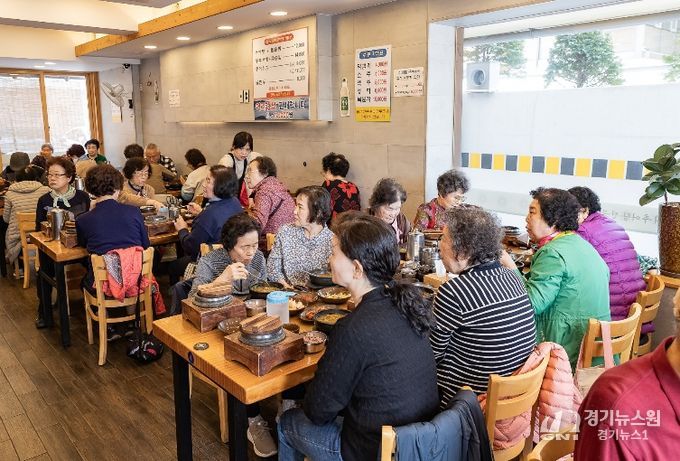 경로당 외식데이 진행모습